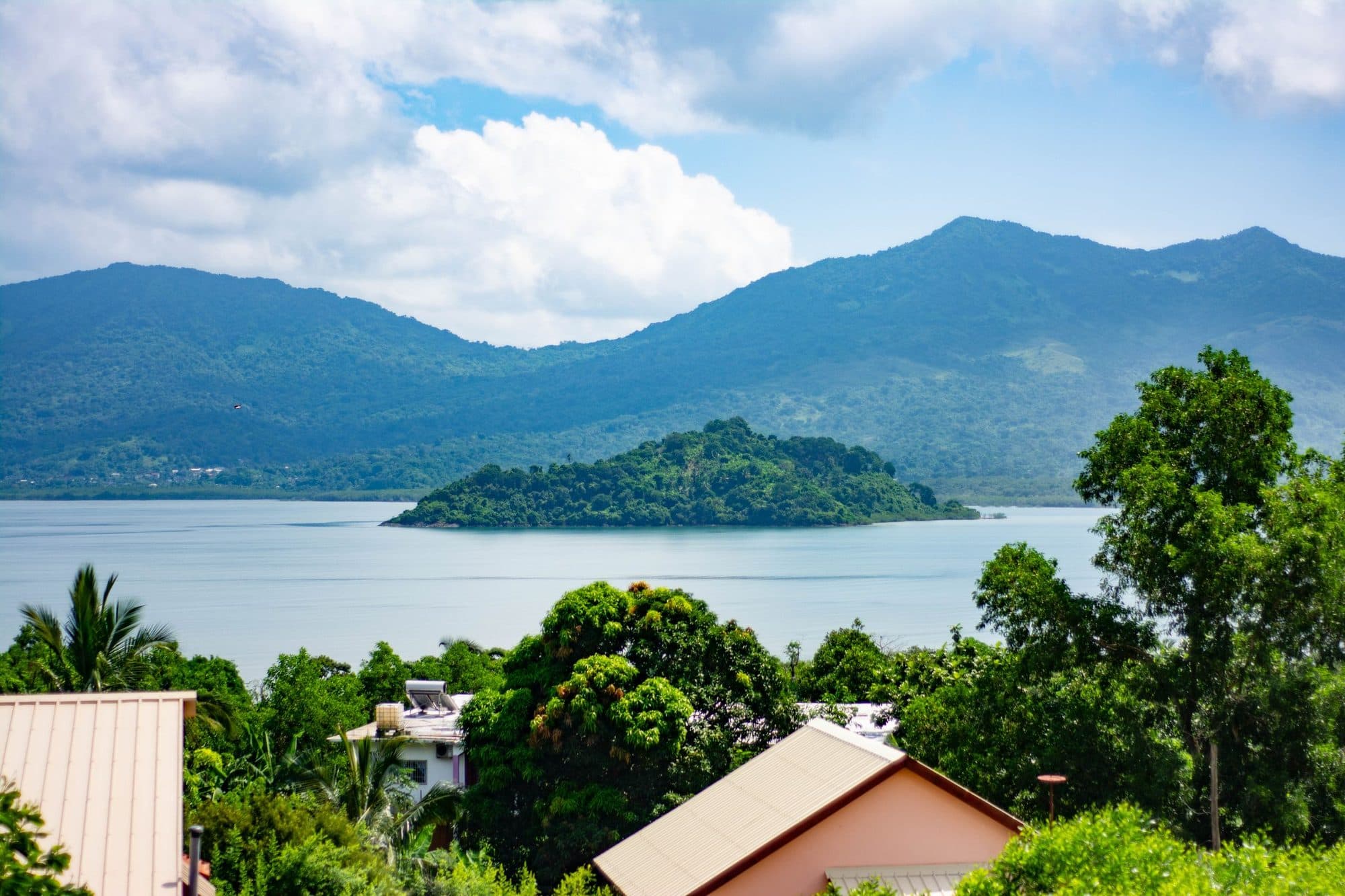 Îlot entouré par le lagon, à Mayotte